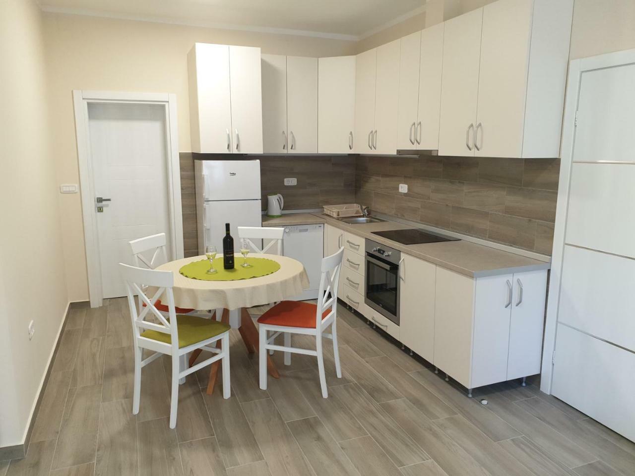 Apartments Jadran Тиват Екстериор снимка