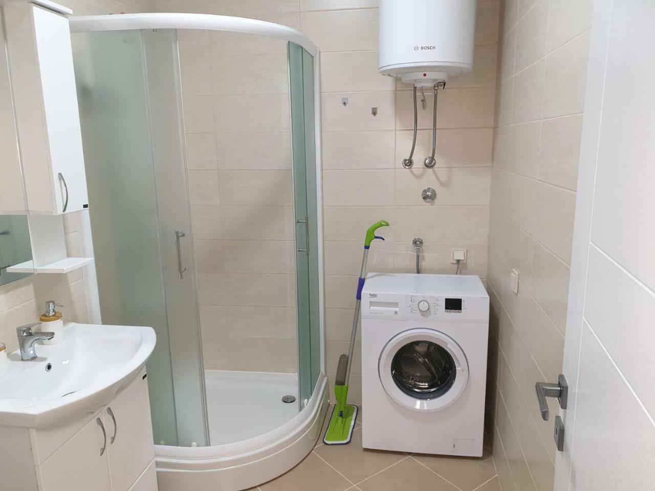Apartments Jadran Тиват Екстериор снимка
