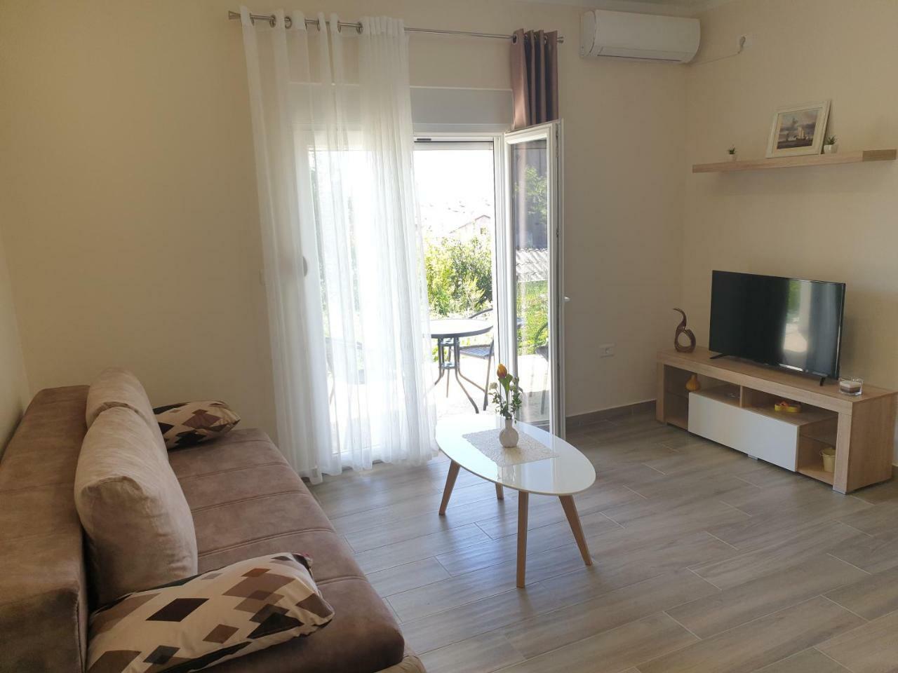 Apartments Jadran Тиват Екстериор снимка