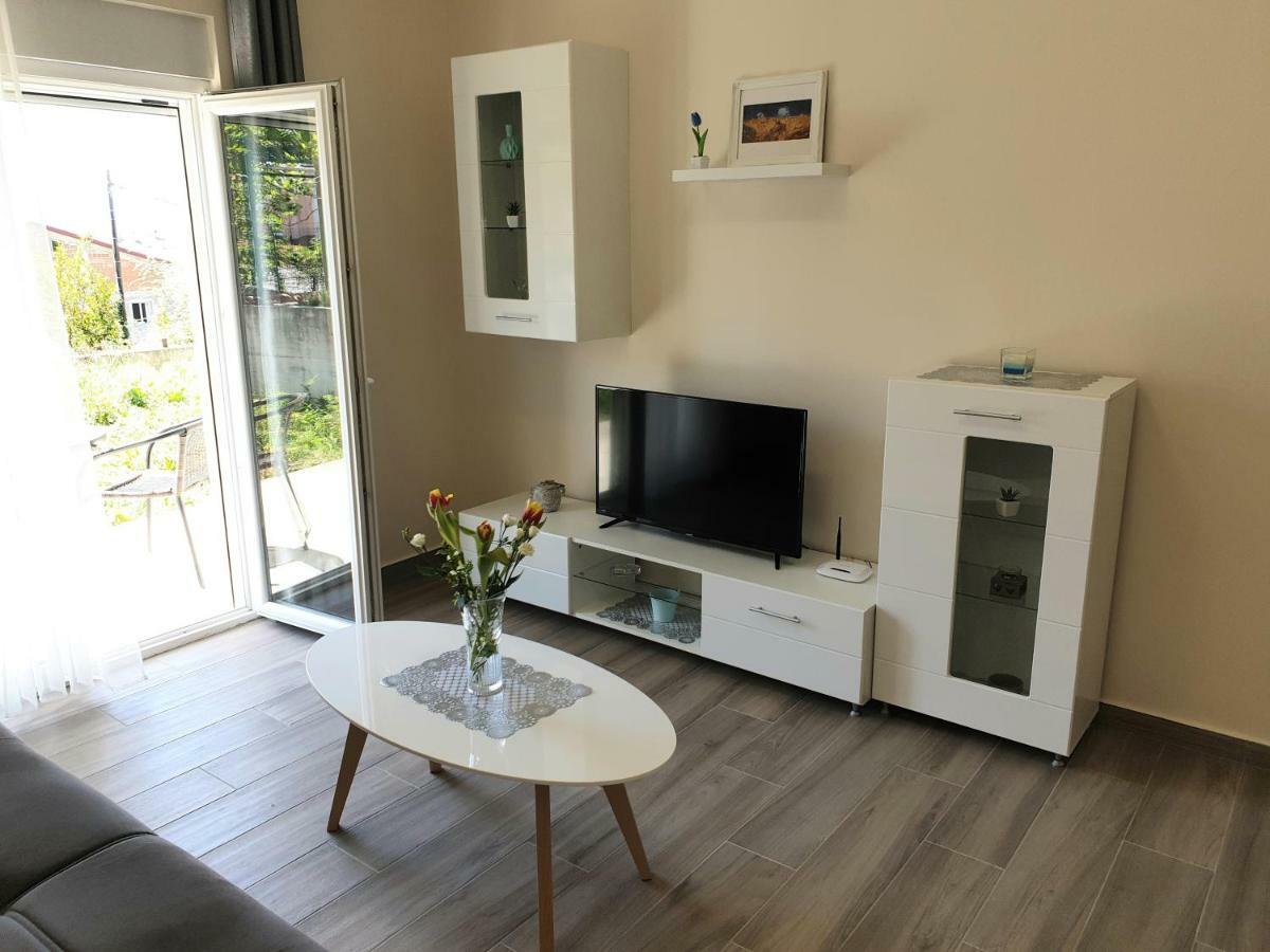 Apartments Jadran Тиват Екстериор снимка
