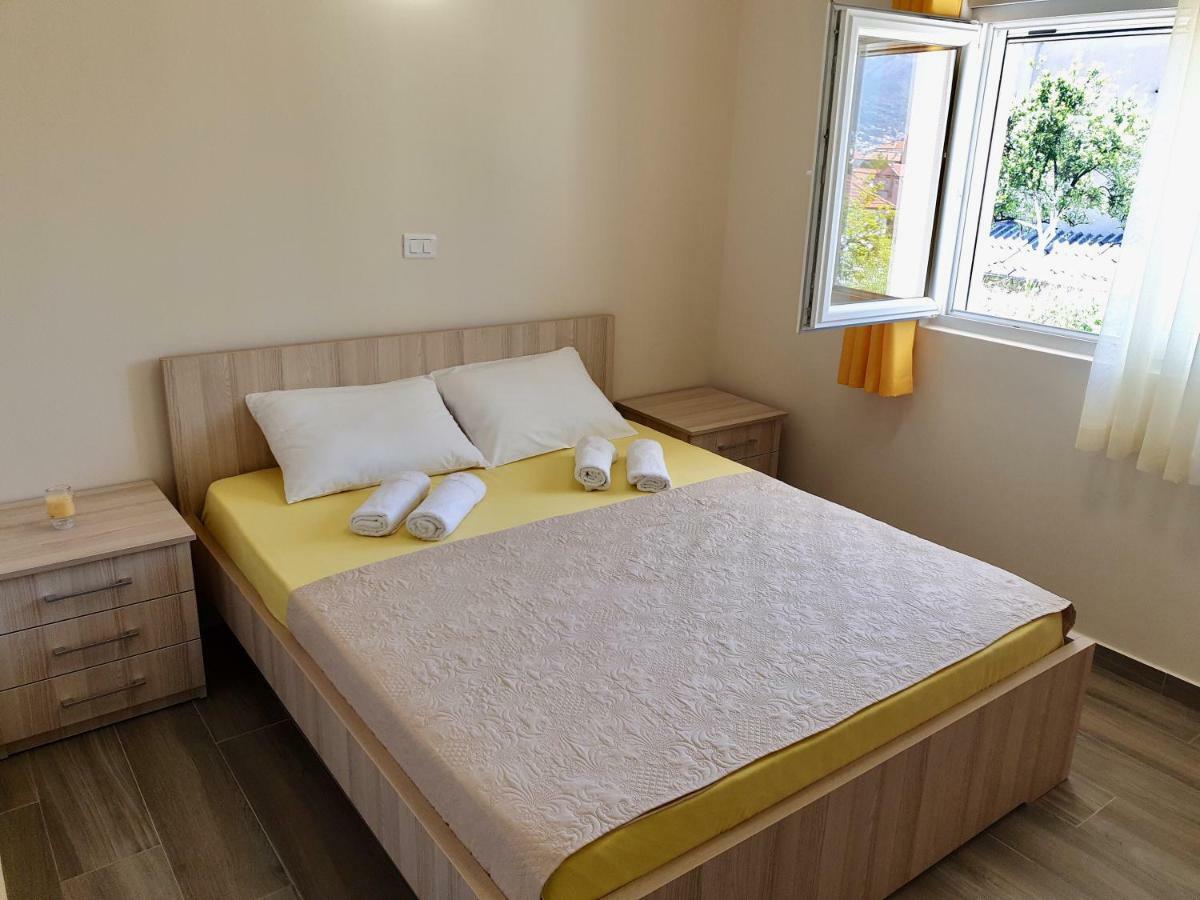Apartments Jadran Тиват Екстериор снимка