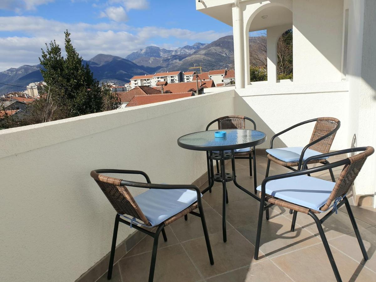 Apartments Jadran Тиват Екстериор снимка
